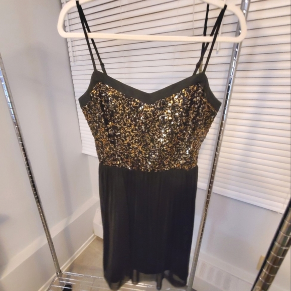 Jack by BB Dakota - Carrian Black and Gold Sequin Party Dress - Size 6 - Picture 1 of 4